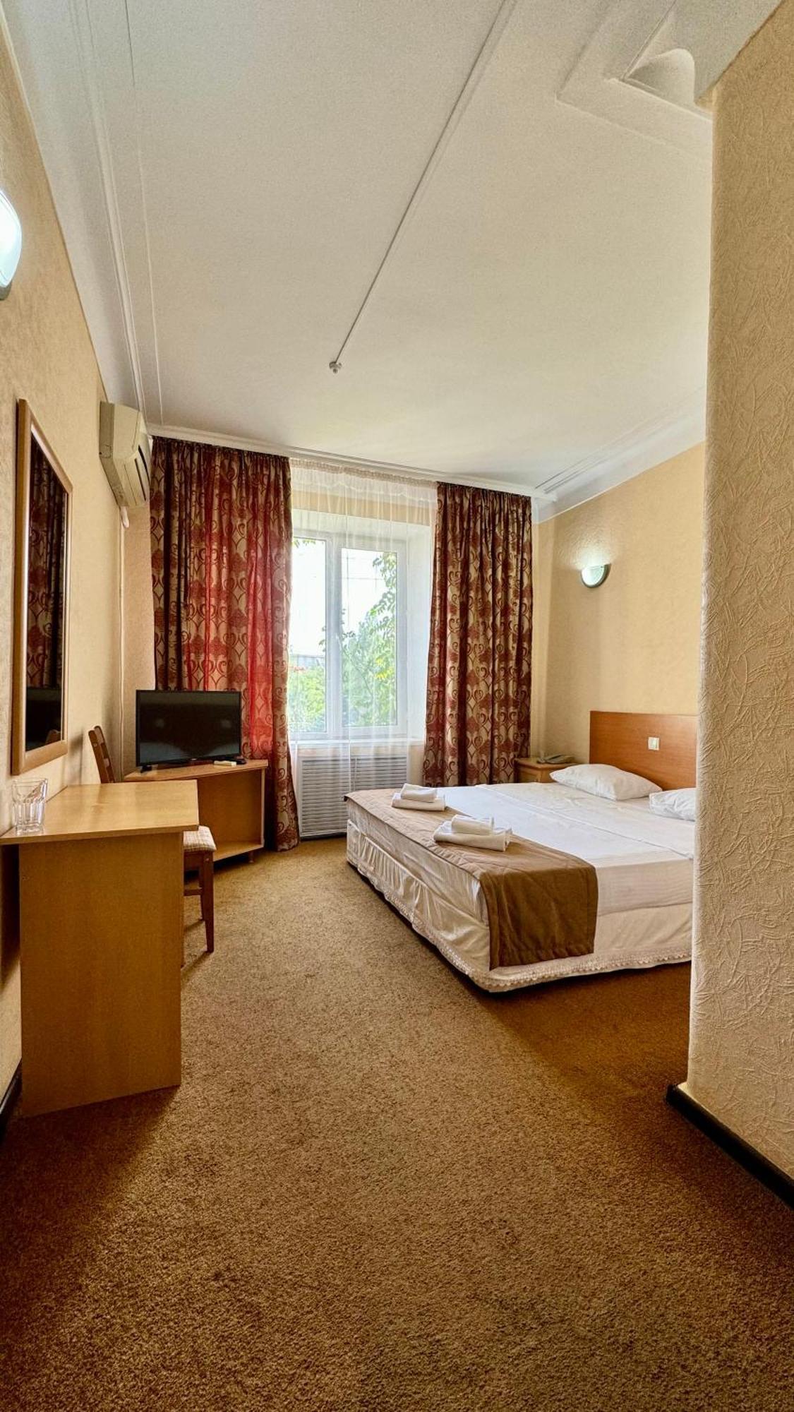 Hotel Zhambyl Taraz Exterior foto