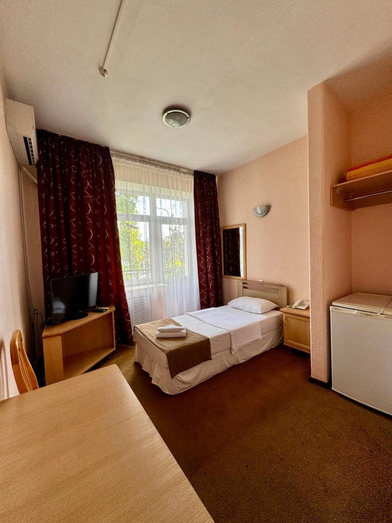 Hotel Zhambyl Taraz Exterior foto